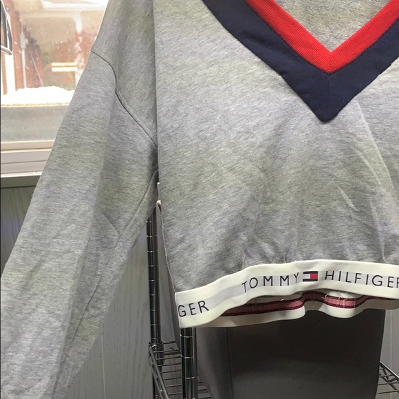 Tommy Hilfiger Crop Sweater - Picture 3 of 3